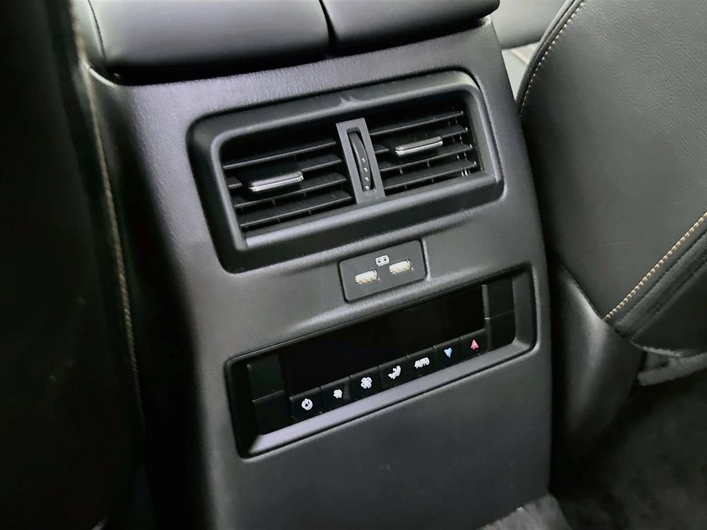 Used 2024 MAZDA CX-90 3.3 Turbo w/ Select Package AWD/4WD image 32