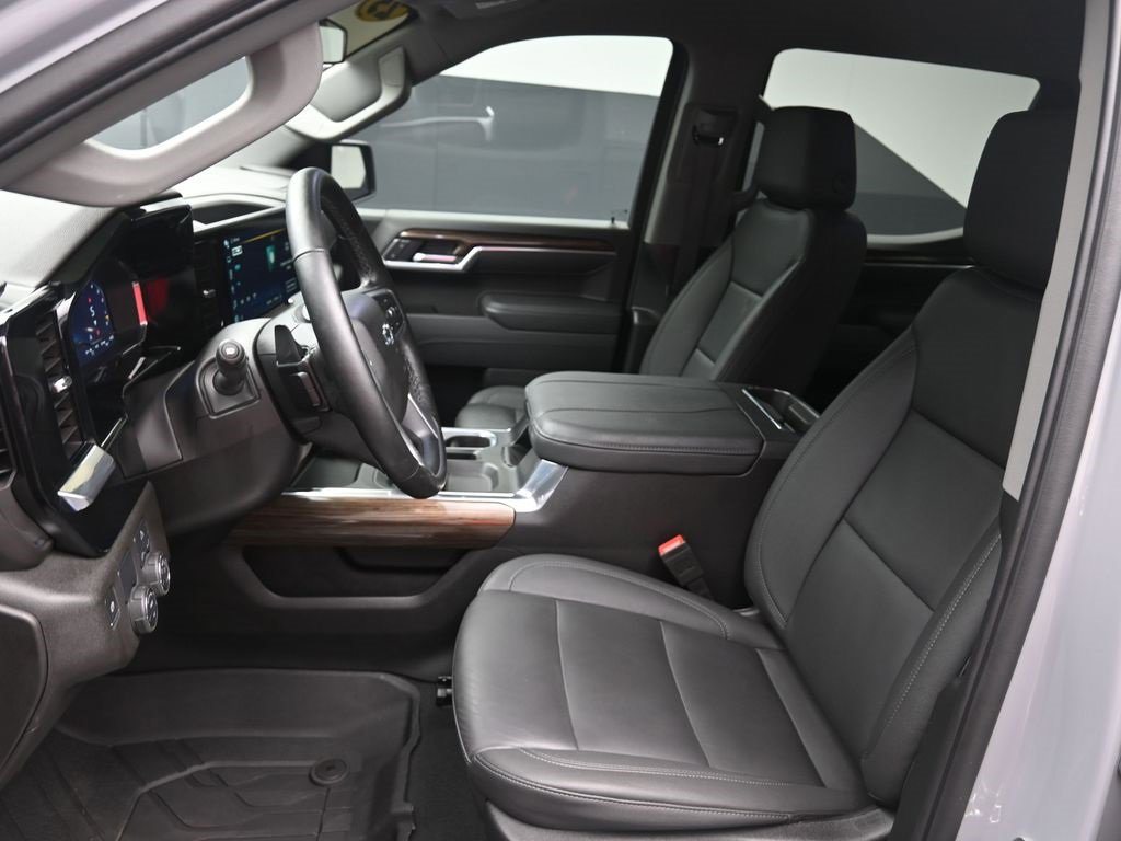 Used 2025 Chevrolet Silverado 1500 RST w/ Convenience Package II image 18