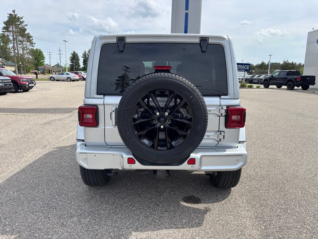Used 2023 Jeep Wrangler Unlimited Sahara AWD/4WD image 4