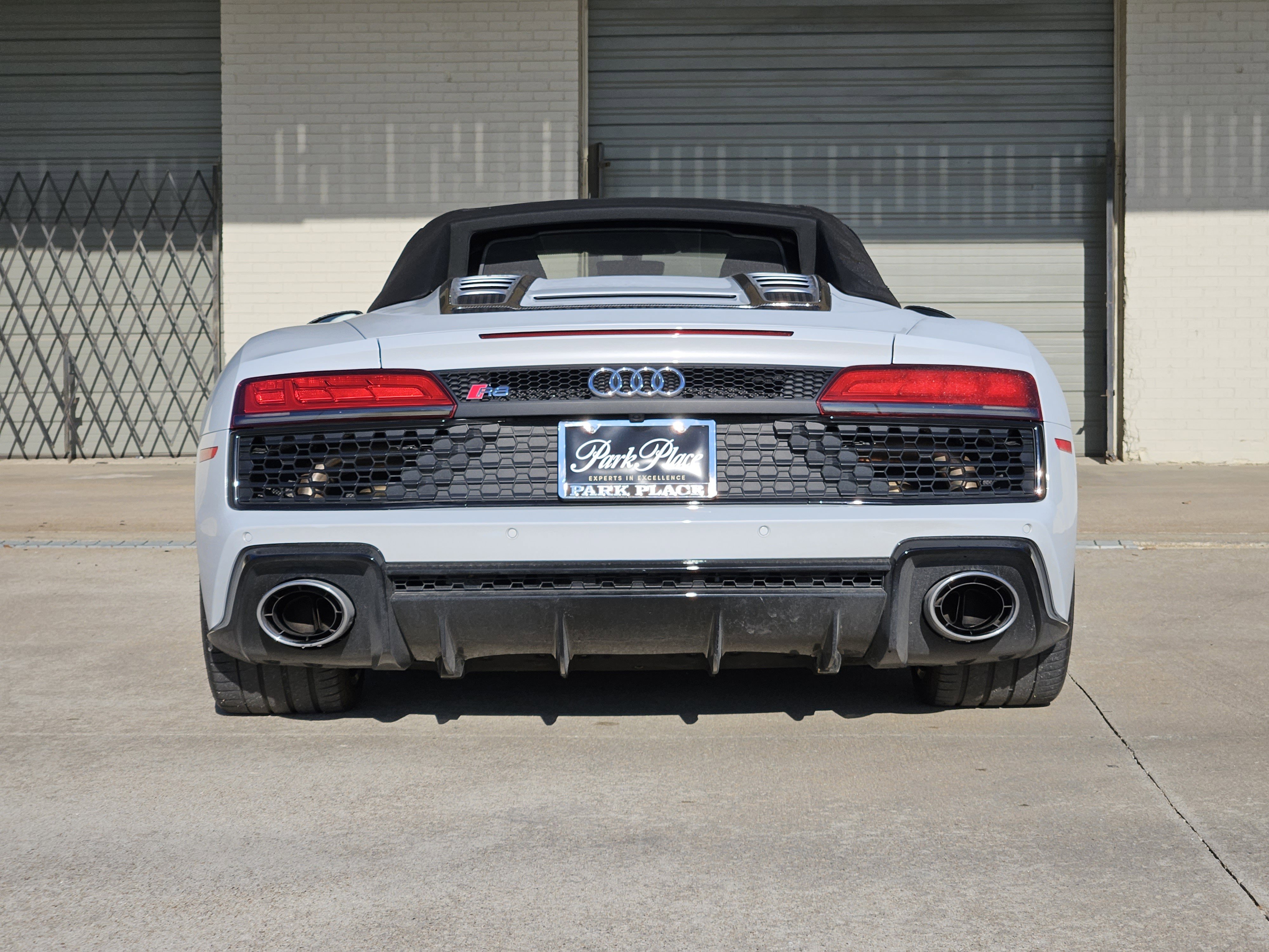 Used 2020 Audi R8 V10 w/ Carbon Exterior Package image 8
