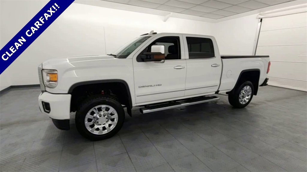 Used 2017 GMC Sierra 2500 Denali w/ Suspension Package, Off-Road image 4