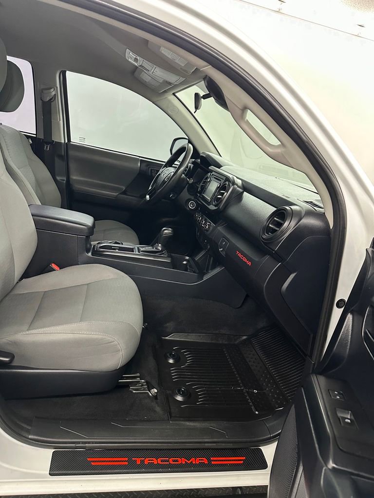 Used 2018 Toyota Tacoma SR w/ SR Convenience Package image 33
