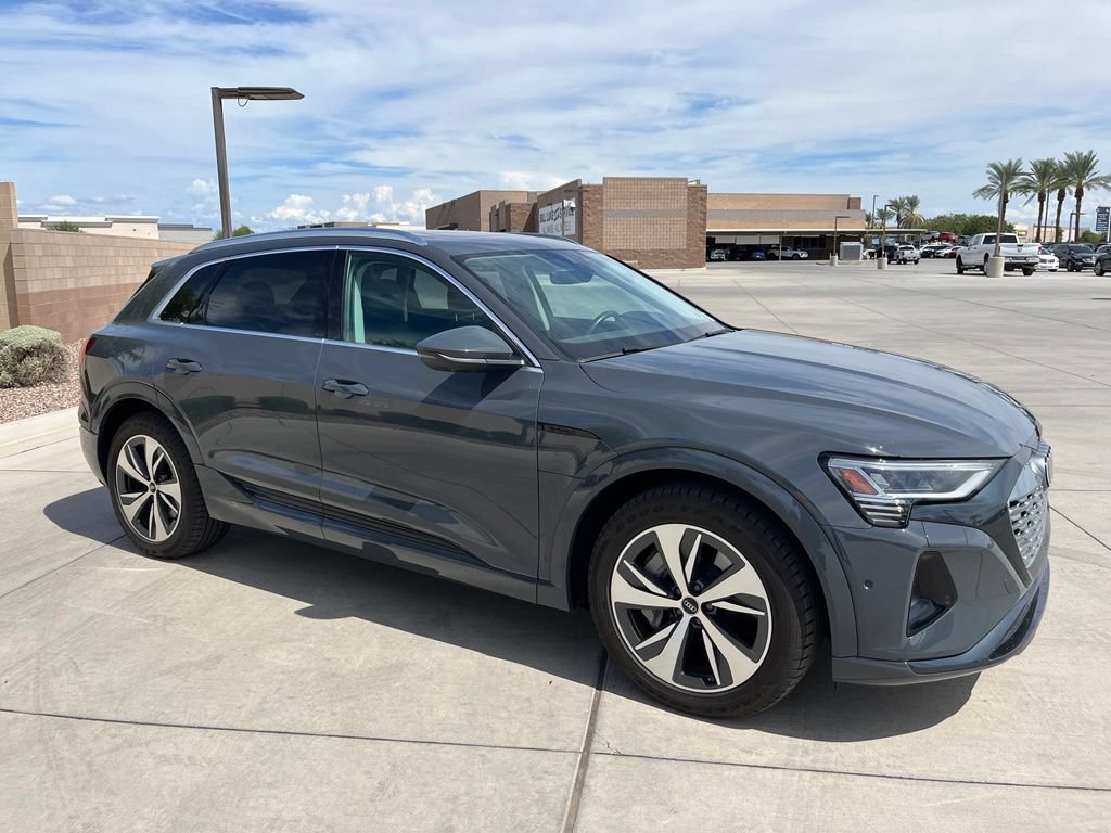 Used 2024 Audi Q8 e-tron Prestige w/ Prestige Package AWD/4WD image 5