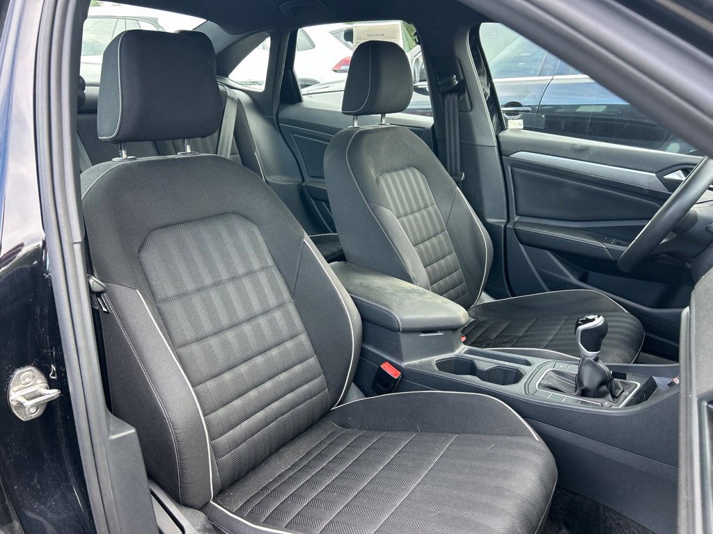 Used 2024 Volkswagen Jetta Sport FWD image 35