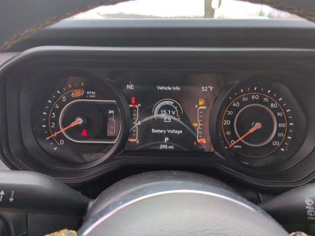 Used 2024 Jeep Wrangler Unlimited Sahara w/ Technology Group AWD/4WD image 16