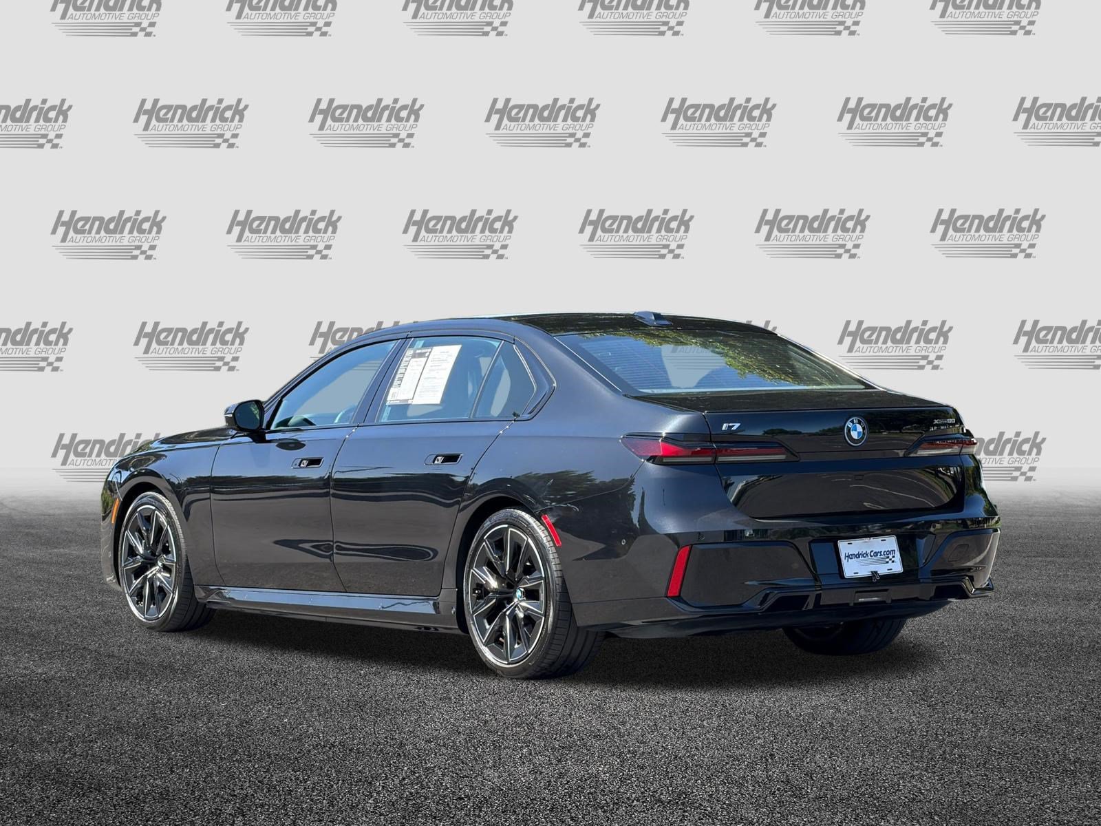 Used 2023 BMW i7 xDrive60 w/ Executive Package 2 AWD/4WD image 7