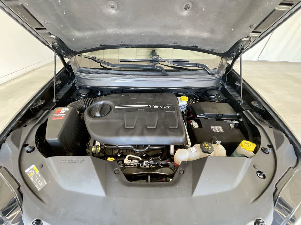 Used 2019 Jeep Cherokee Trailhawk w/ Comfort/Convenience Group AWD/4WD image 25