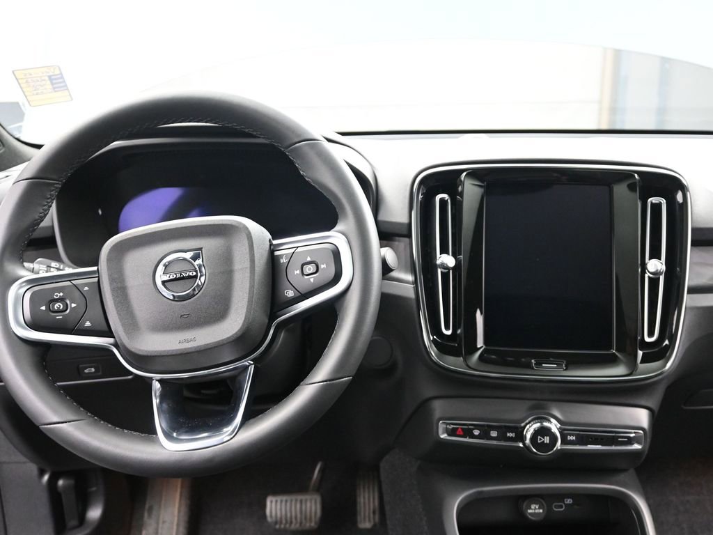 Used 2023 Volvo C40 P8 Recharge Plus image 9