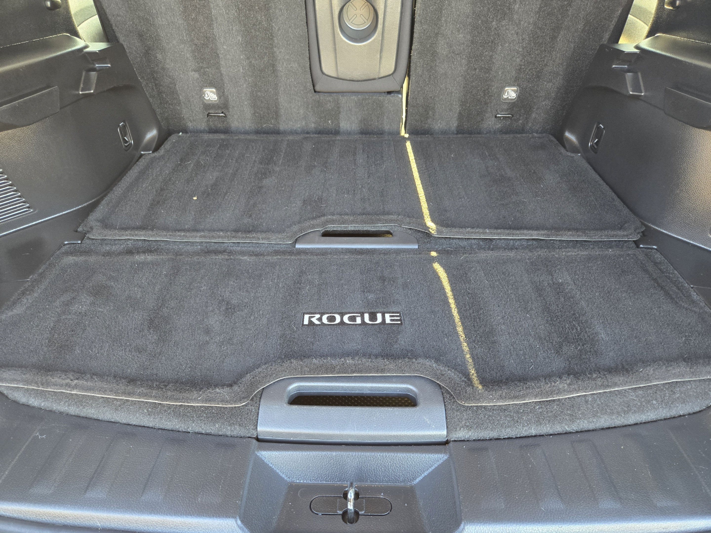 Used 2018 Nissan Rogue SV w/ Premium Package FWD image 28