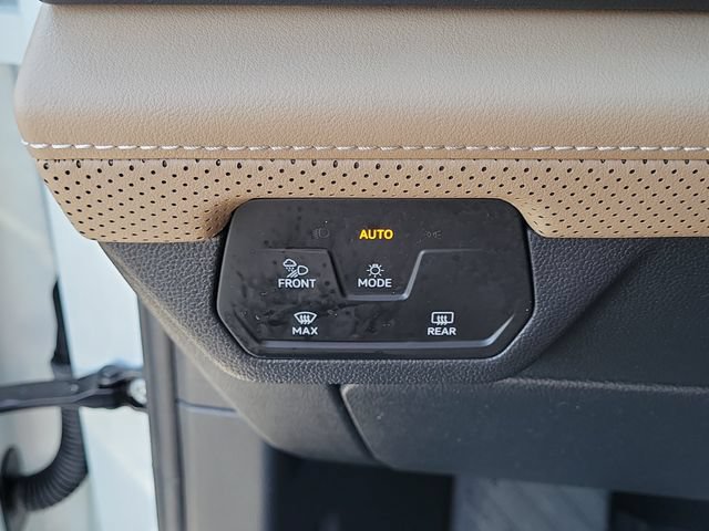 Certified 2024 Volkswagen Atlas Cross Sport SE FWD image 28