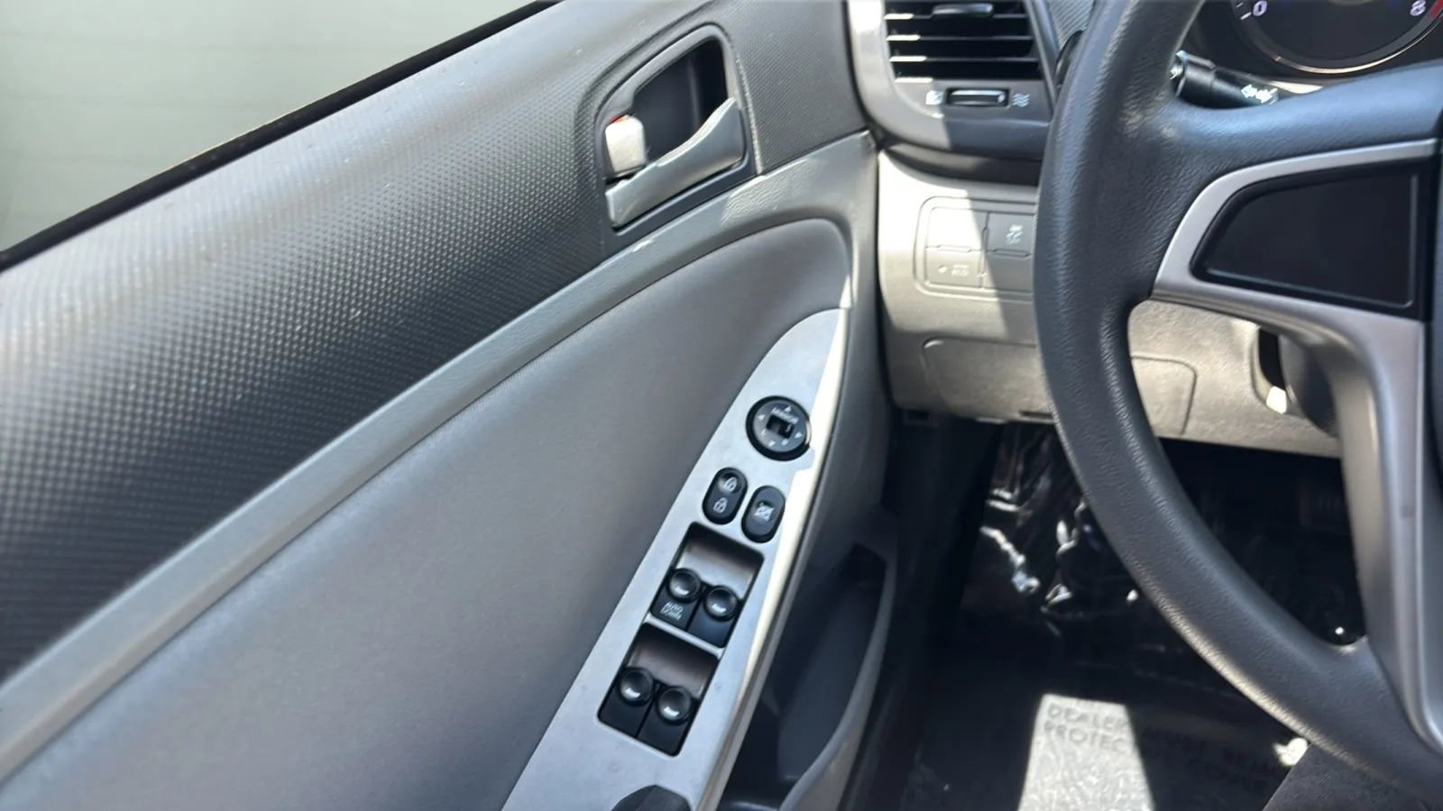 Used 2017 Hyundai Accent SE FWD image 19