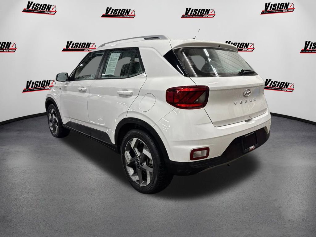 Certified 2025 Hyundai Venue SEL image 7