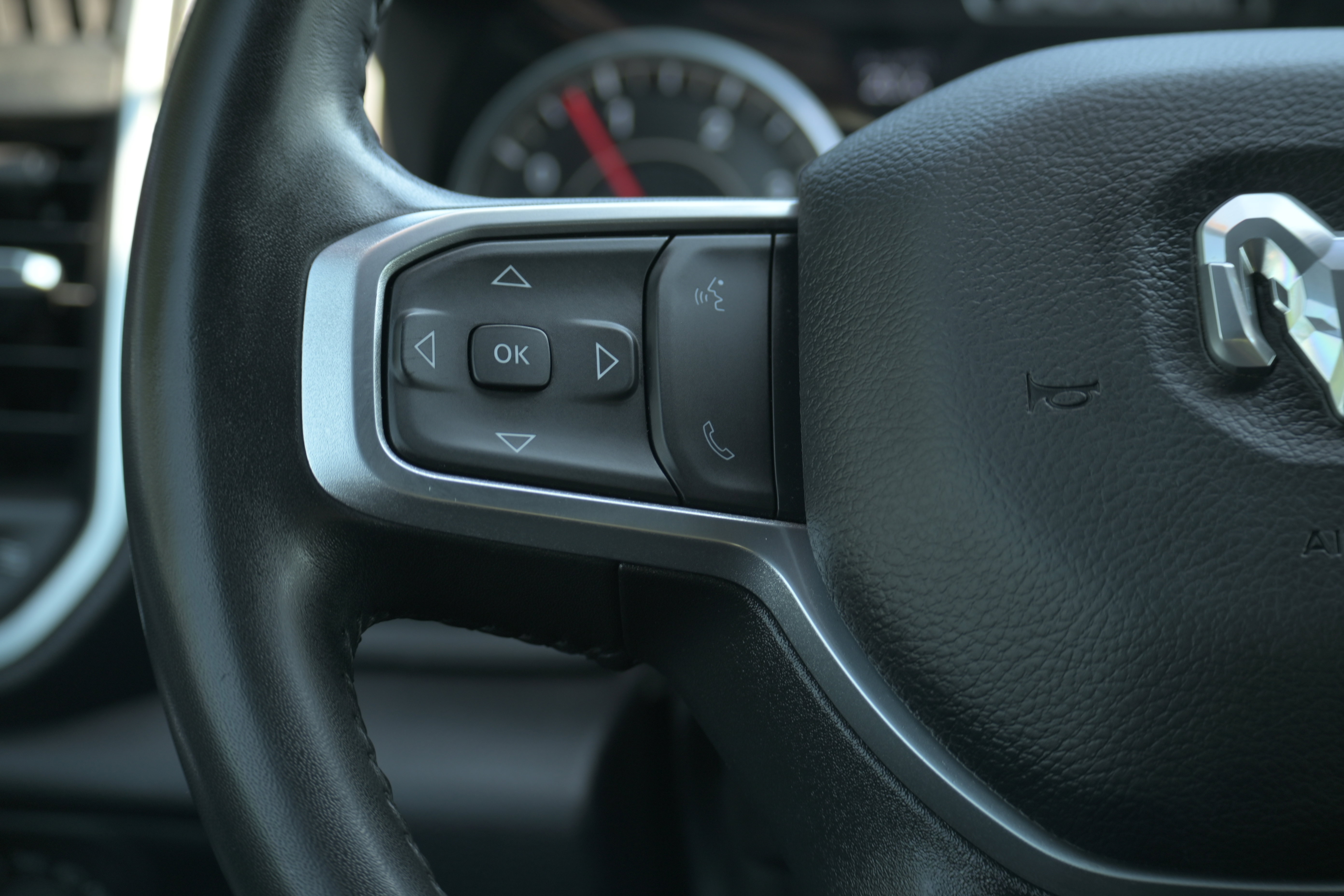 Used 2024 RAM 2500 Big Horn w/ Night Edition AWD/4WD image 15