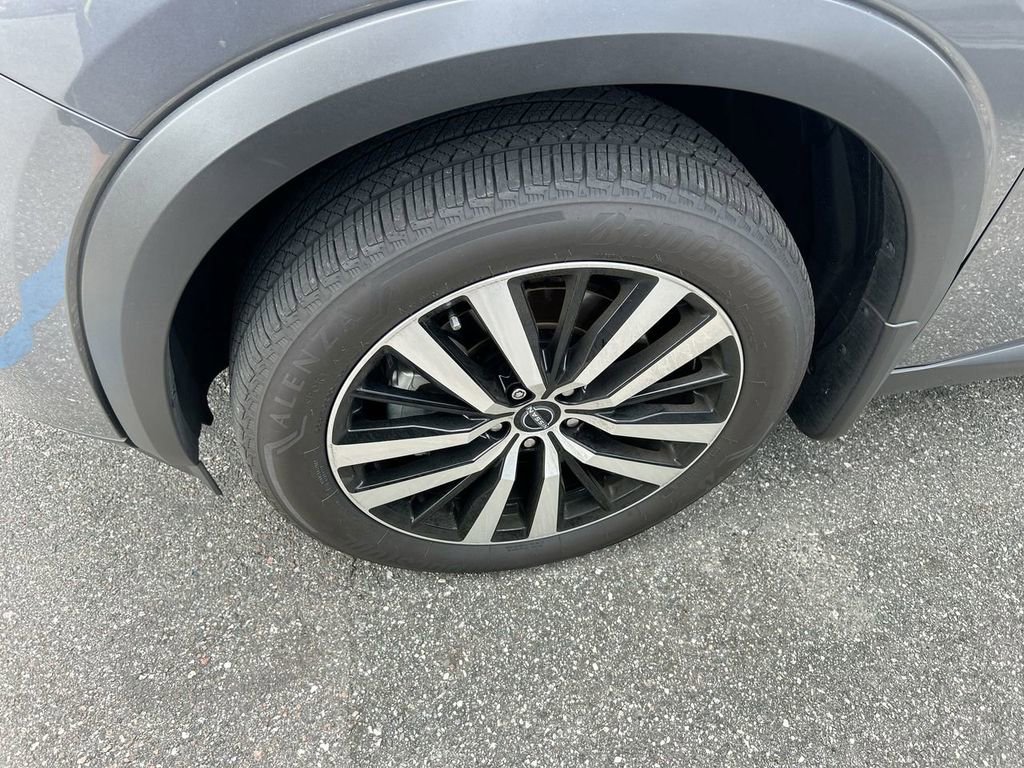 Used 2024 Nissan Pathfinder Platinum image 5