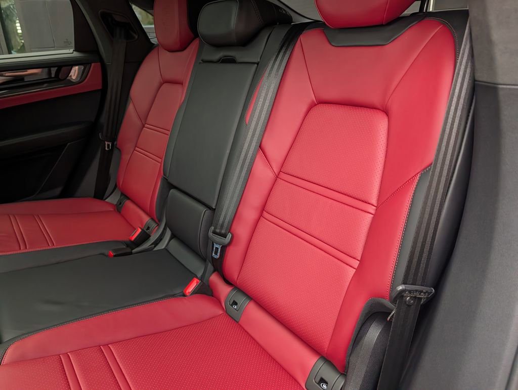 Certified 2025 Porsche Cayenne GTS image 27