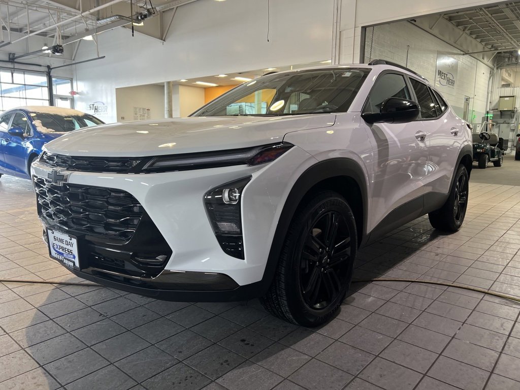 Used 2025 Chevrolet Trax ACTIV w/ Sunroof Package image 4