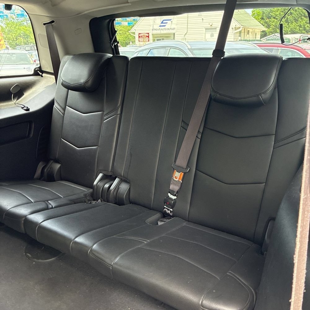 Used 2015 Cadillac Escalade Luxury AWD/4WD image 14