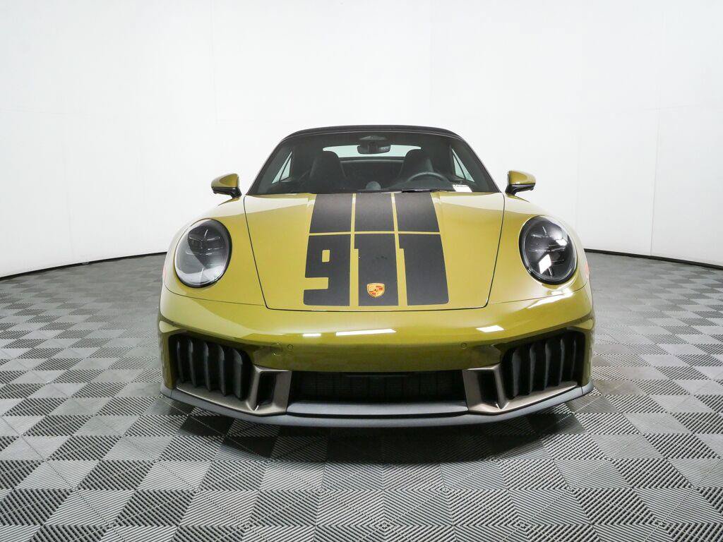 Certified 2026 Porsche 911 GTS RWD image 37