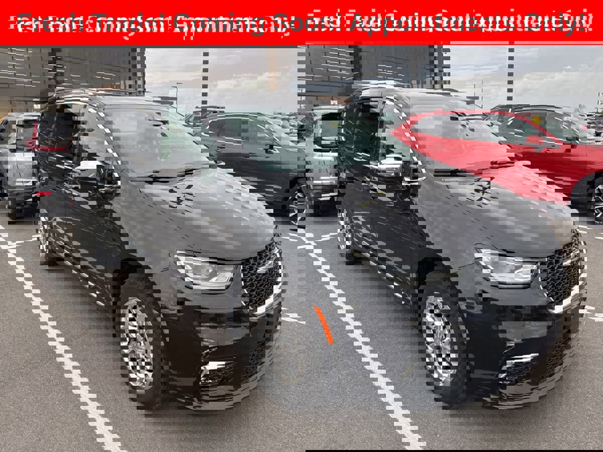 Used 2021 Chrysler Pacifica Limited image 1