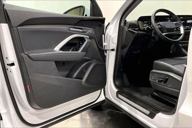 Certified 2025 Audi Q5 Premium w/ Convenience Package AWD/4WD image 11