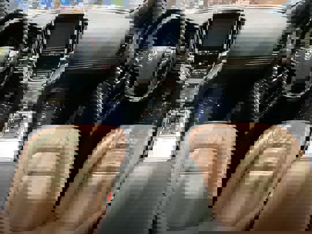 Used 2019 Toyota Land Cruiser image 23