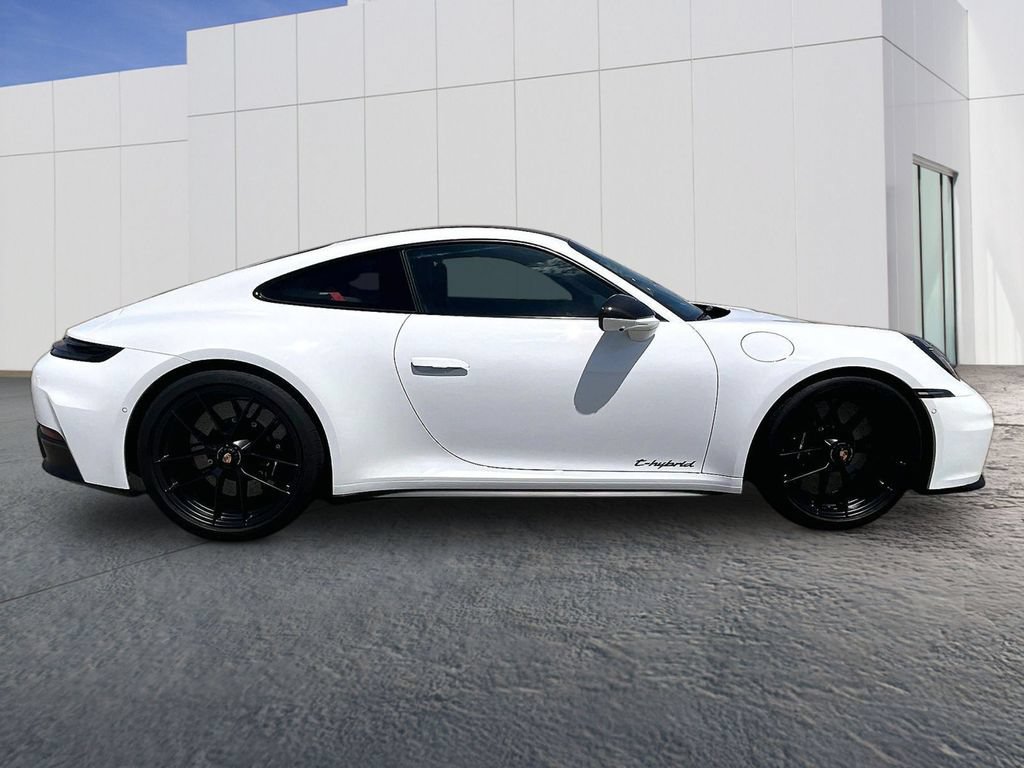 Certified 2025 Porsche 911 Carrera GTS RWD image 8