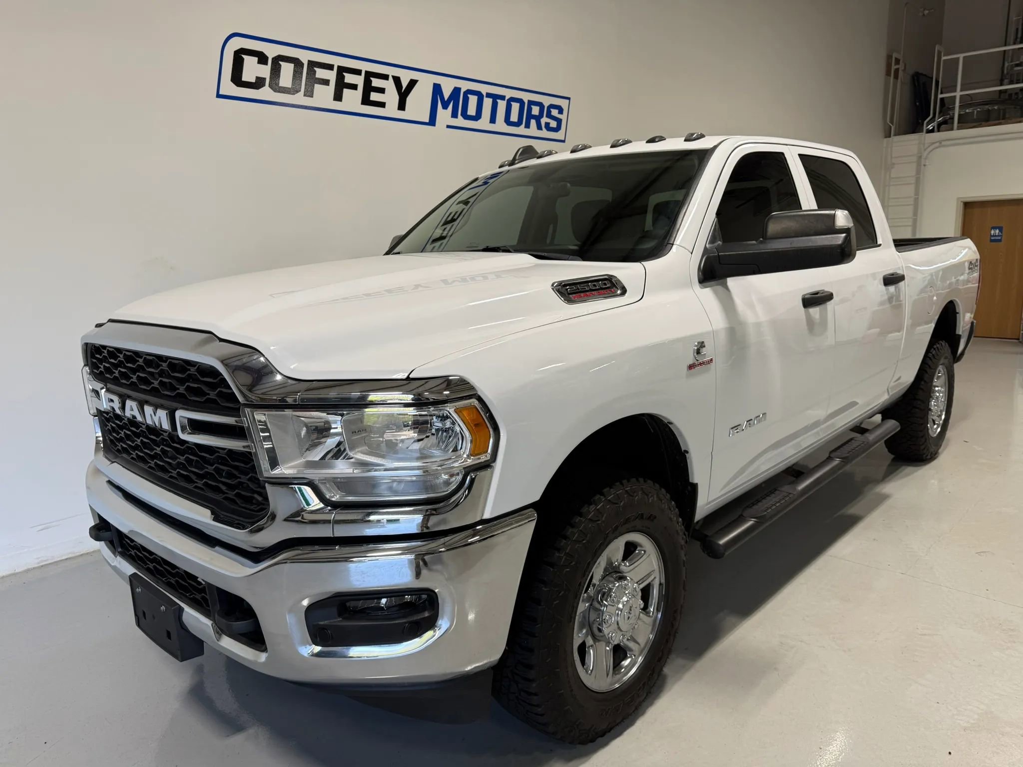 Used 2020 RAM 2500 Tradesman w/ Chrome Appearance Group AWD/4WD image 2
