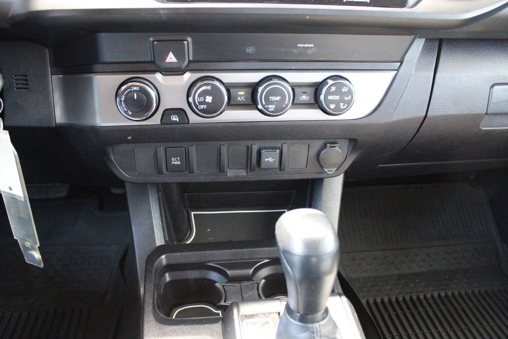 Used 2020 Toyota Tacoma SR AWD/4WD image 39