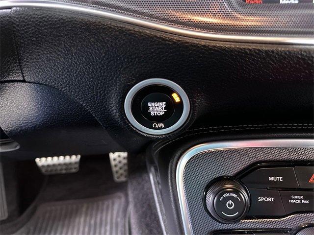 Used 2017 Dodge Challenger GT w/ Technology Group image 17