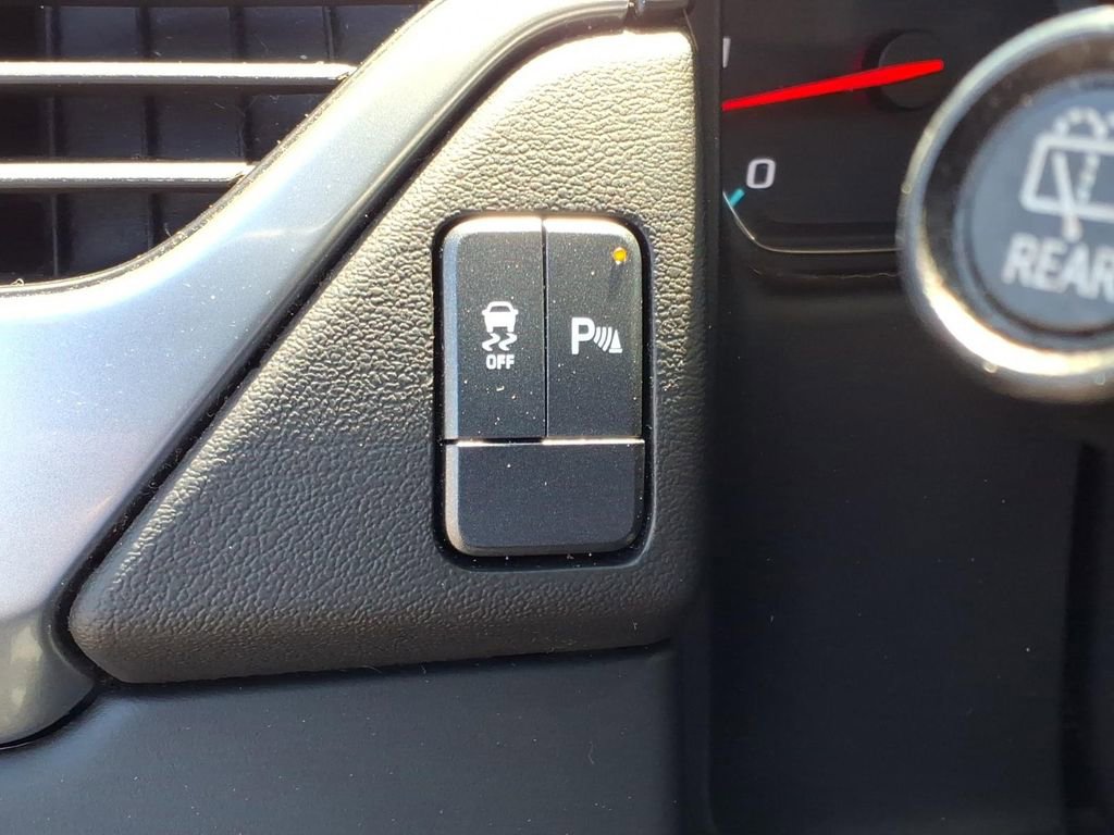Used 2019 Chevrolet Suburban LS RWD image 17