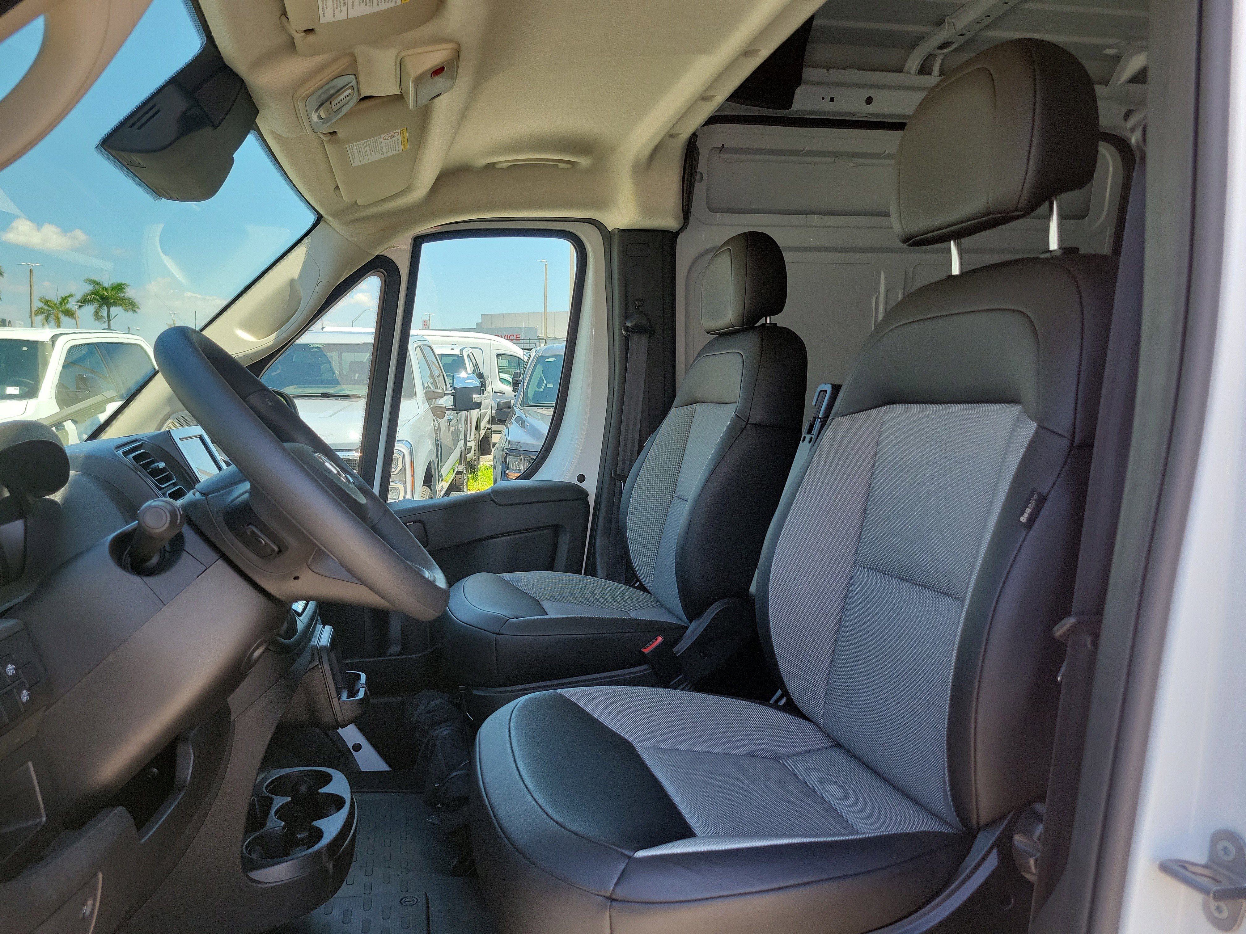 Used 2026 RAM ProMaster 2500 w/ Convenience Group FWD image 11