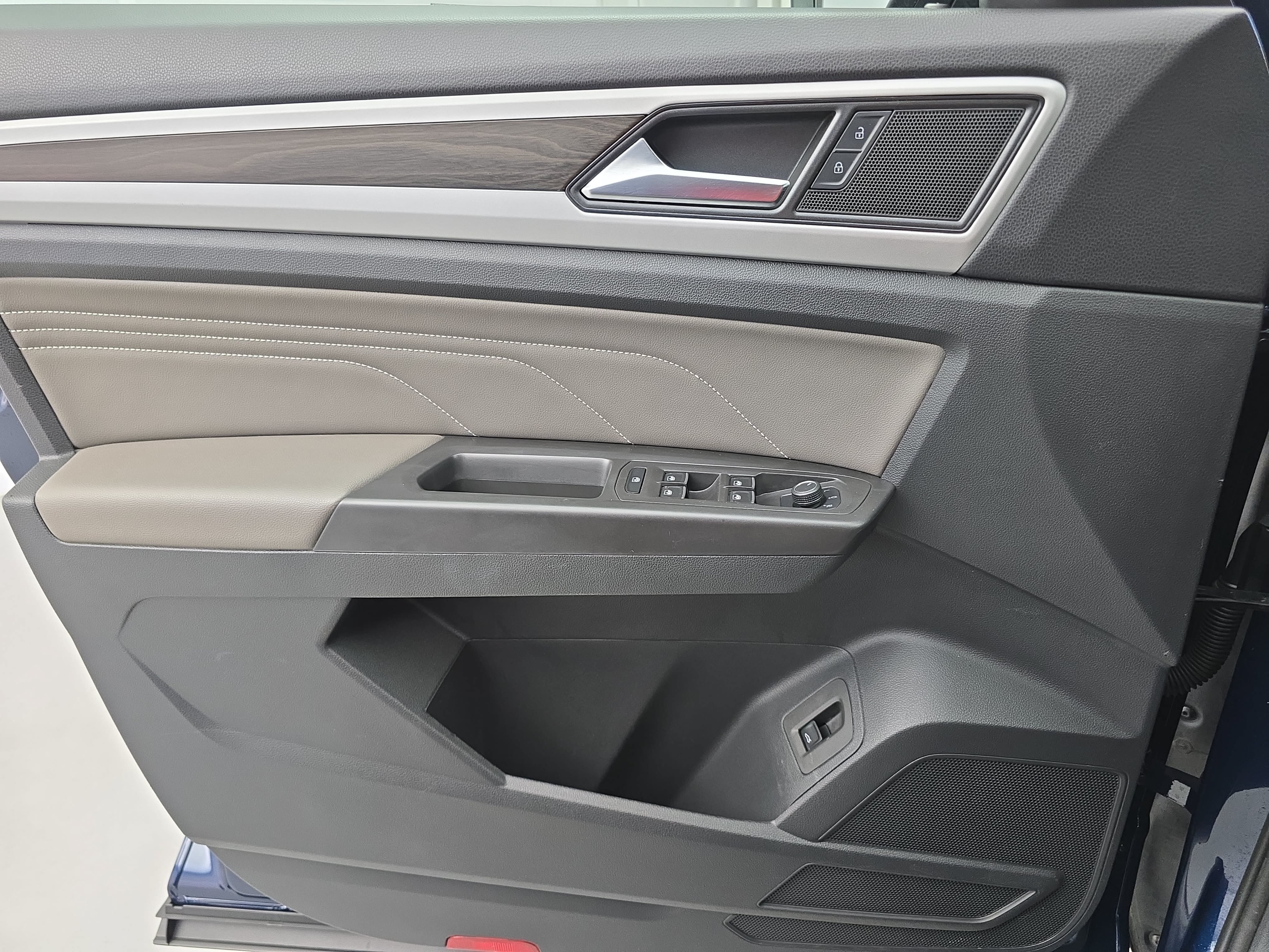 Certified 2023 Volkswagen Atlas SE FWD image 28