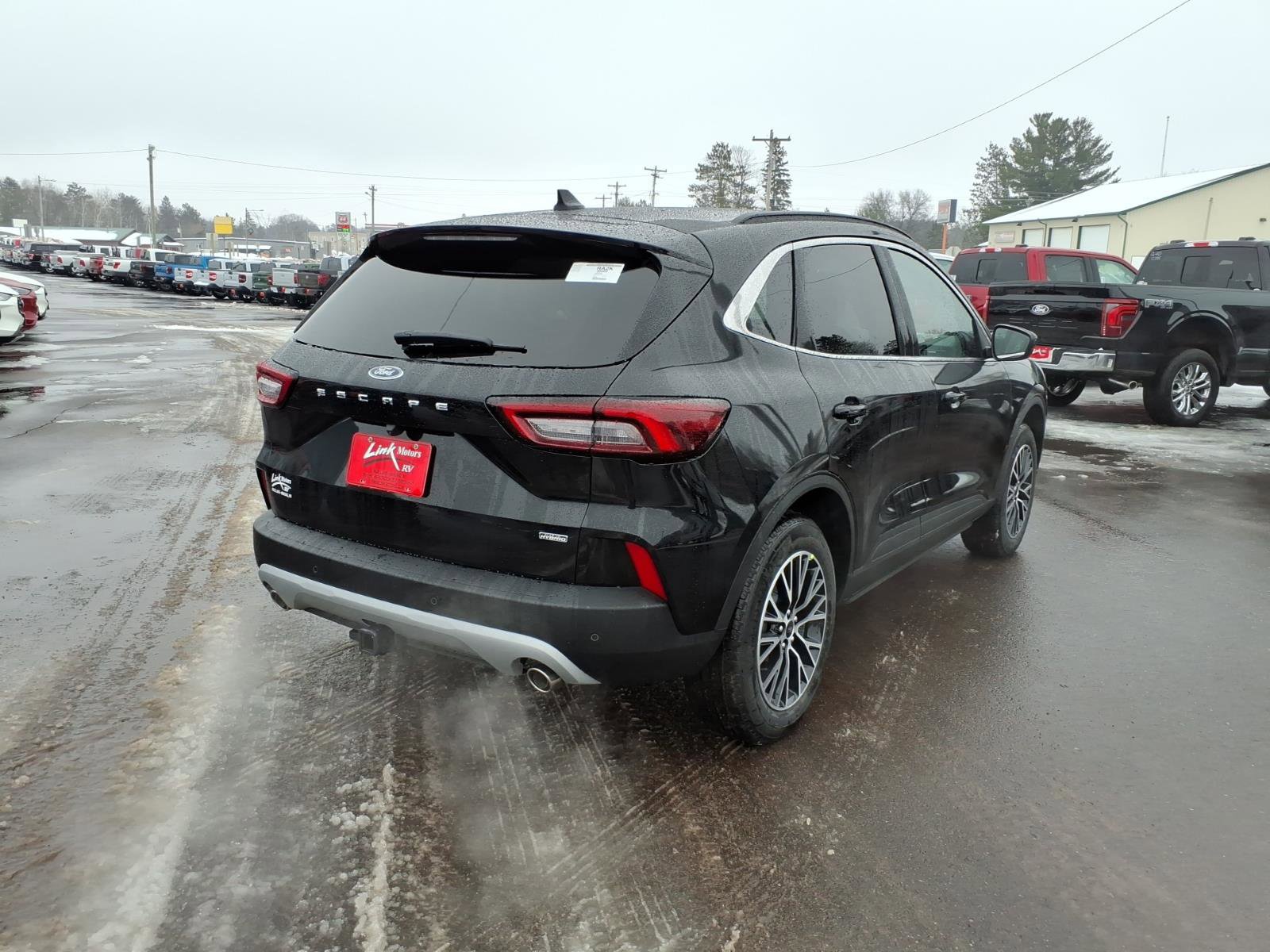 New 2026 Ford Escape SE w/ Class II Trailer Tow Package image 3