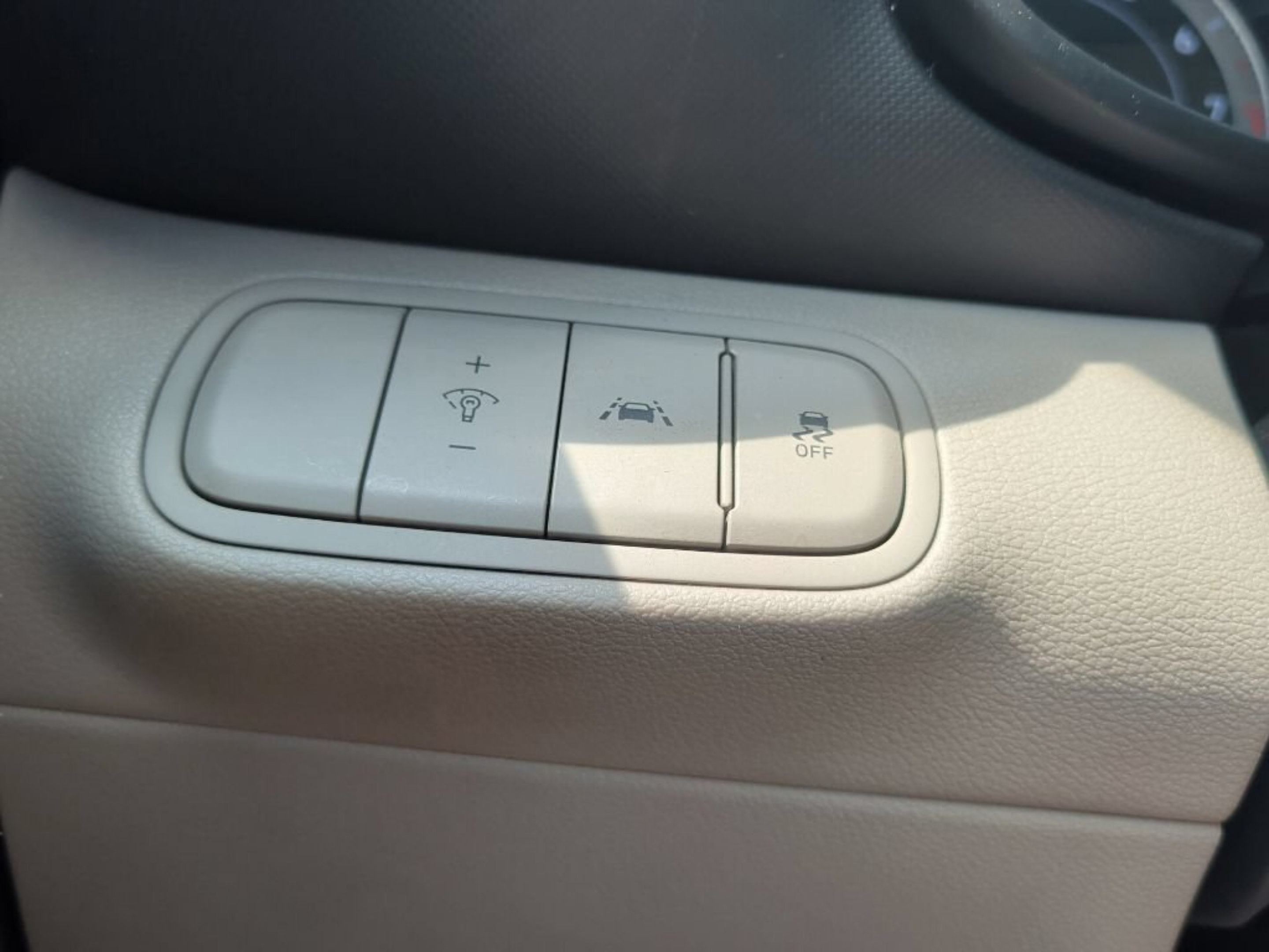 Used 2021 Hyundai Venue SEL FWD image 27