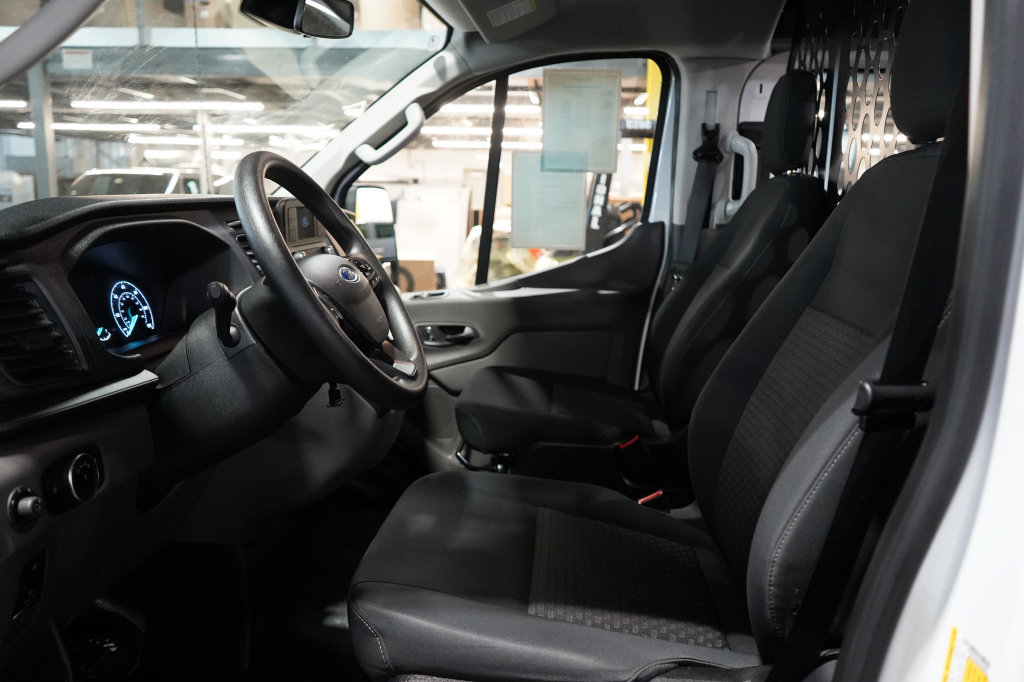 Used 2025 Ford Transit 250 Low Roof w/ Exterior Upgrade Package RWD image 7