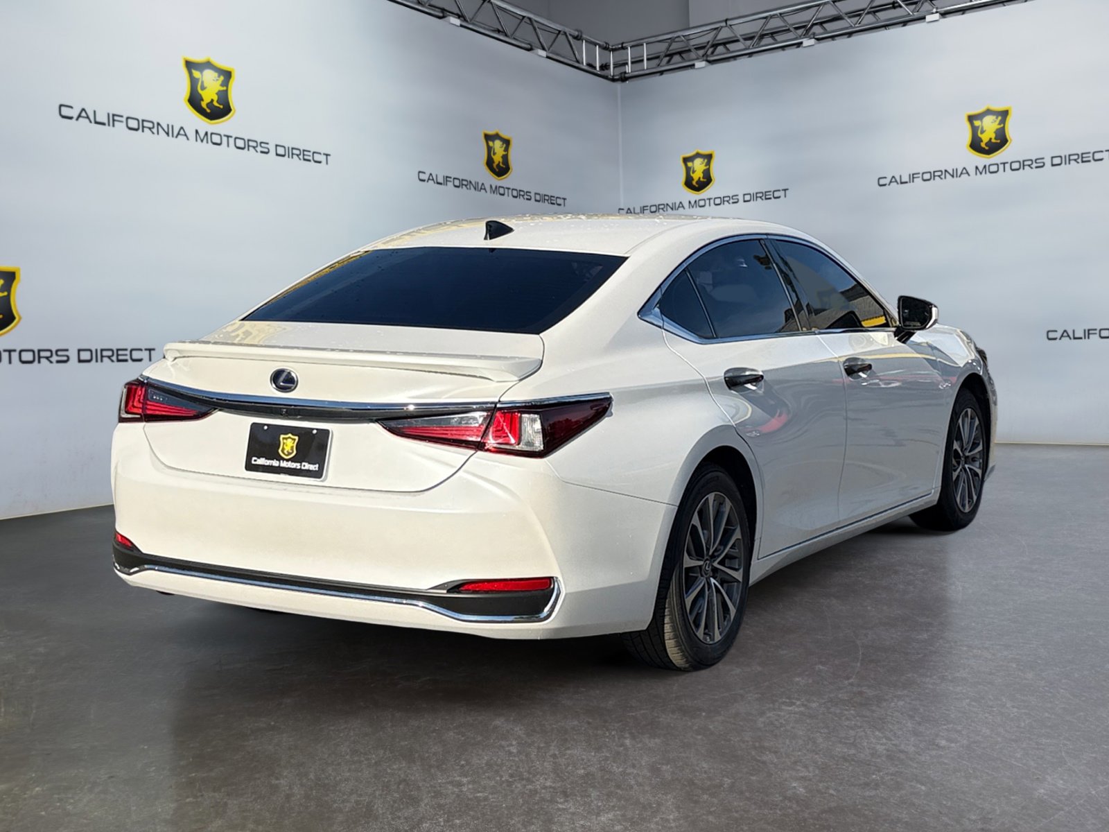 Used 2022 Lexus ES 300h w/ Accessory Package image 5