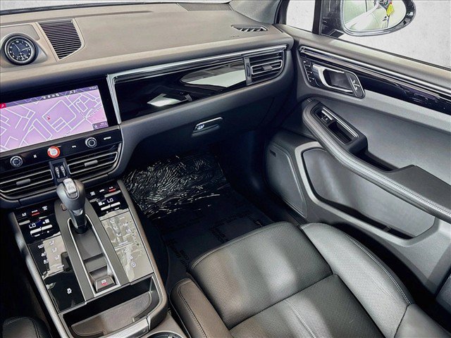 Certified 2026 Porsche Macan Turbo AWD/4WD image 21