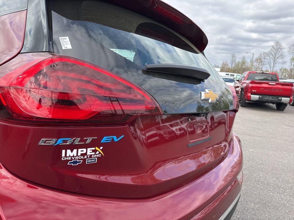 Used 2020 Chevrolet Bolt Premier w/ Infotainment Package image 28