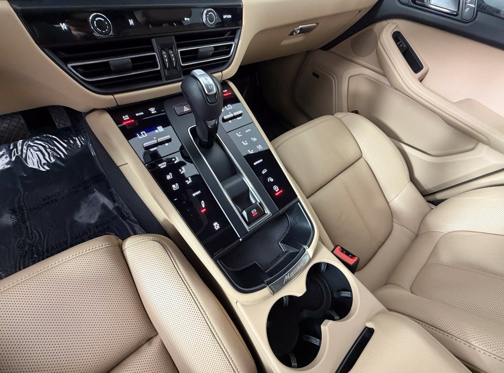 Certified 2024 Porsche Macan S AWD/4WD image 37