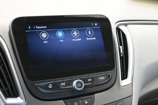 Used 2025 Chevrolet Malibu LT FWD image 25