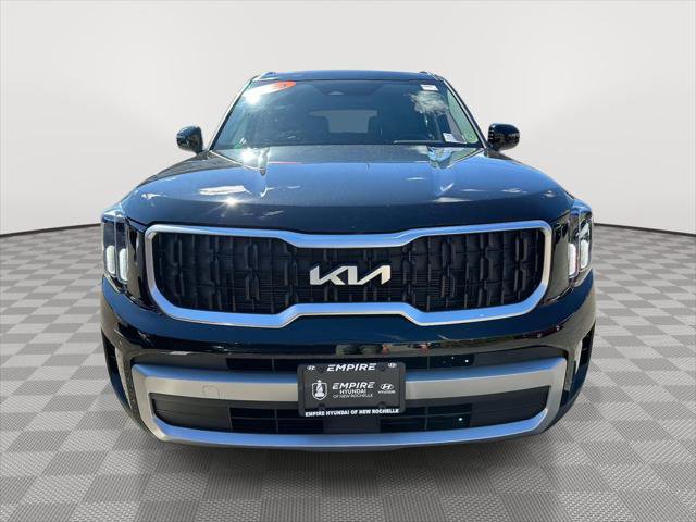 Used 2023 Kia Telluride EX w/ EX Captain's Chair Package AWD/4WD image 8