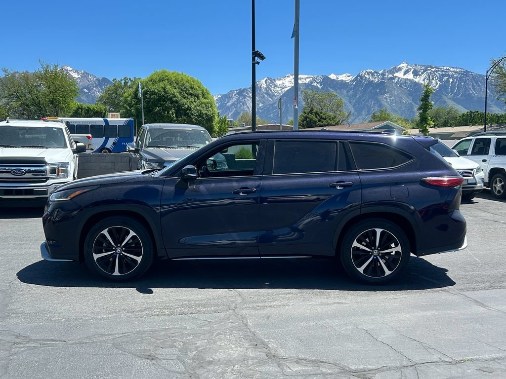 Used 2022 Toyota Highlander XSE AWD/4WD image 8