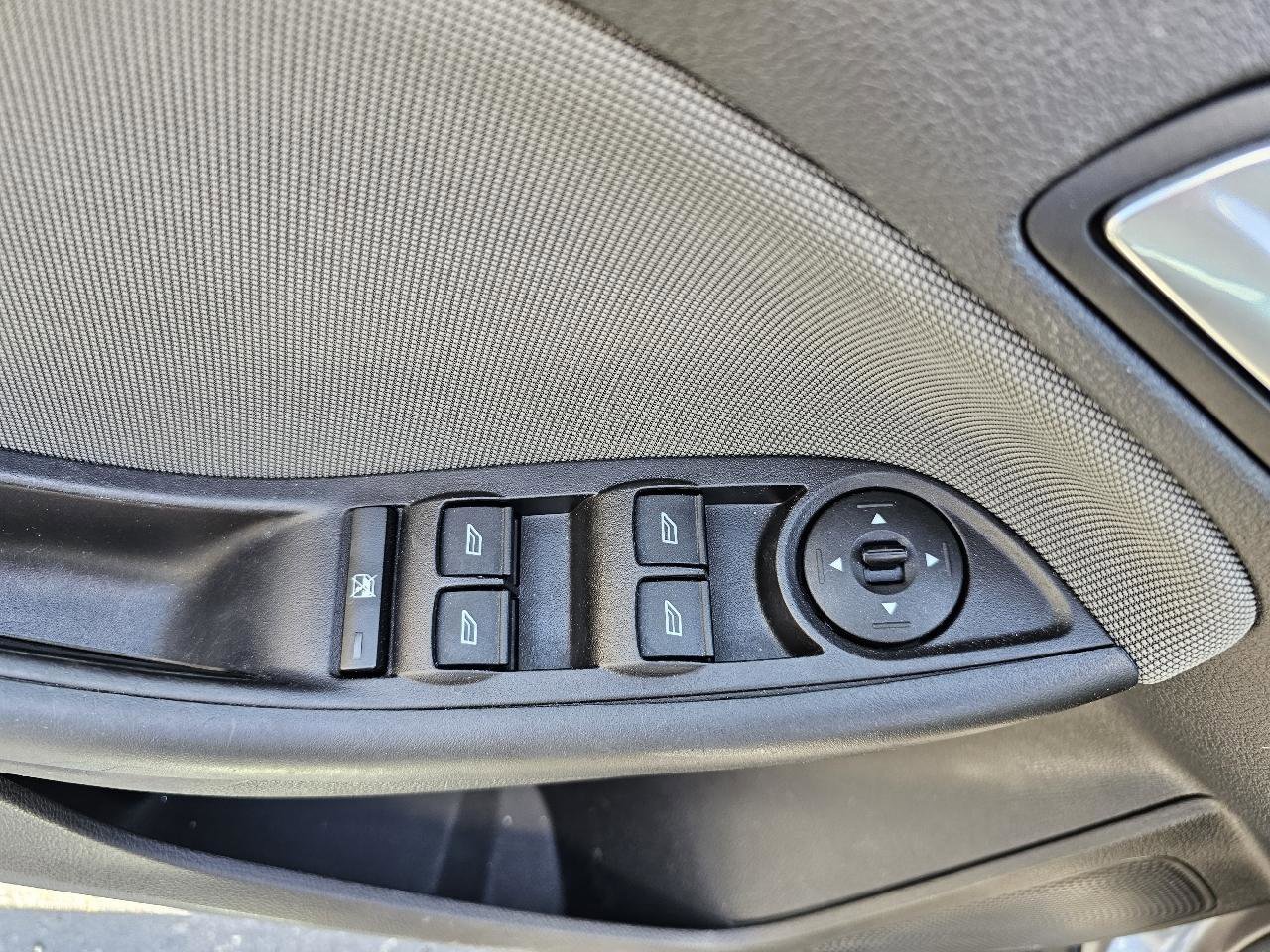 Used 2014 Ford Focus SE FWD image 5