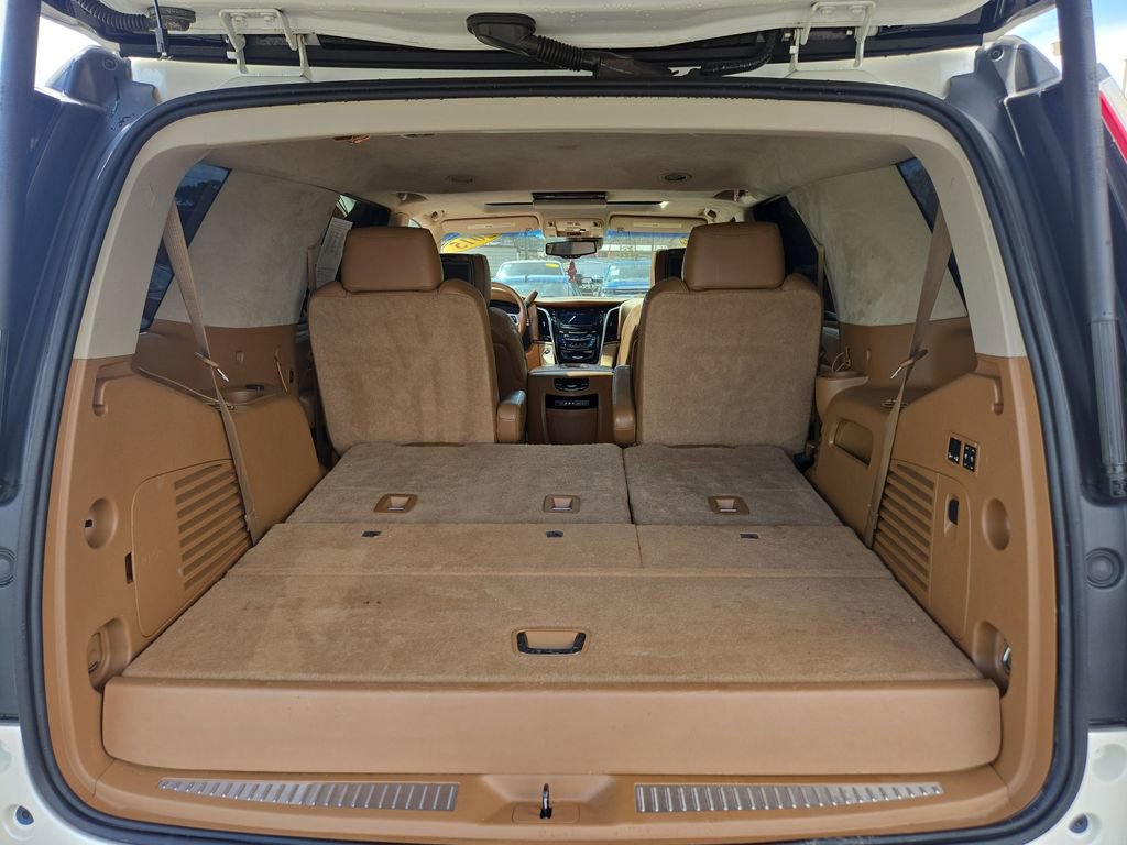 Used 2015 Cadillac Escalade Platinum image 41
