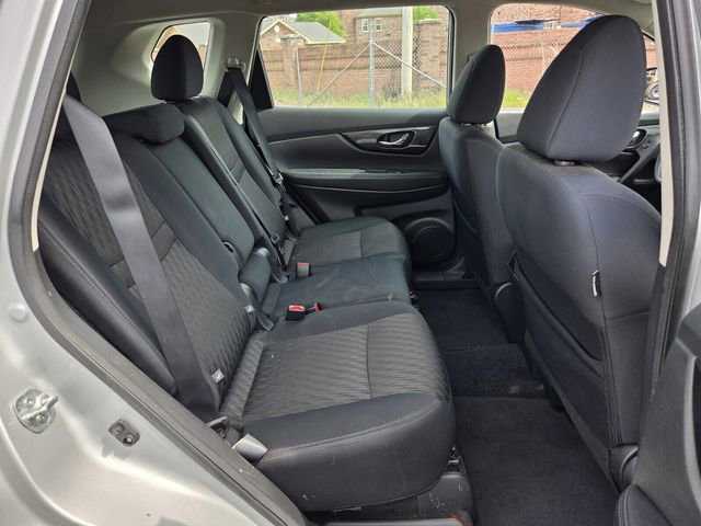 Used 2018 Nissan Rogue S image 14