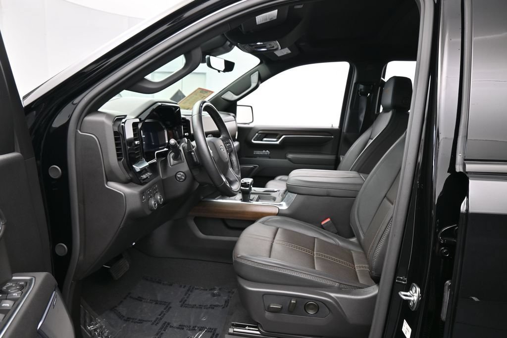 Used 2026 Chevrolet Silverado 1500 High Country w/ Midnight Edition AWD/4WD image 10