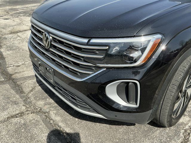 Used 2025 Volkswagen Atlas SE image 13