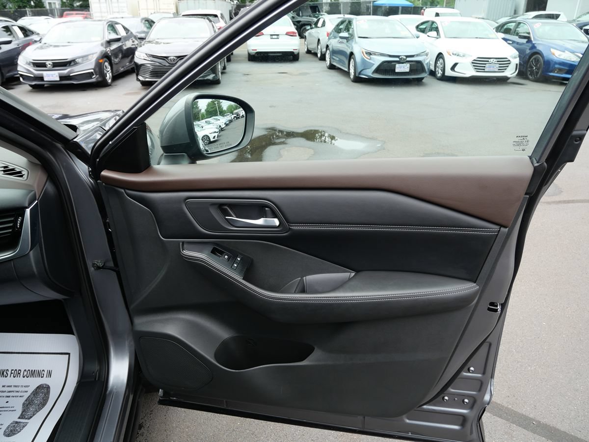 Used 2022 Nissan Rogue SV w/ SV Premium Package AWD/4WD image 22