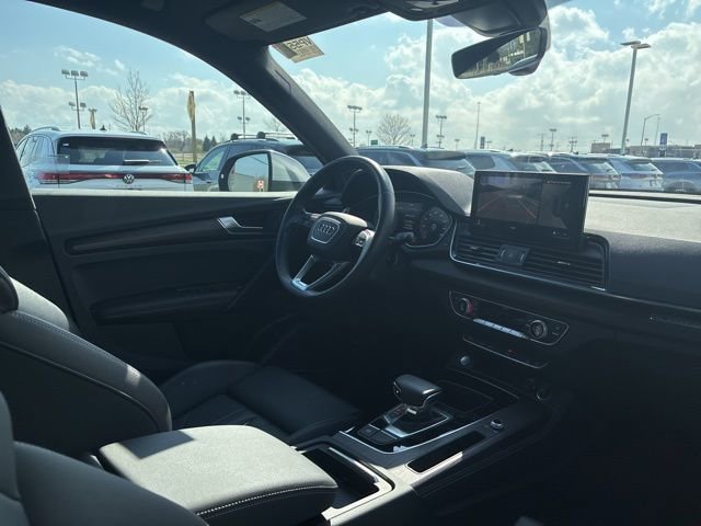 Used 2022 Audi Q5 2.0T Premium Plus w/ Premium Plus Package AWD/4WD image 38