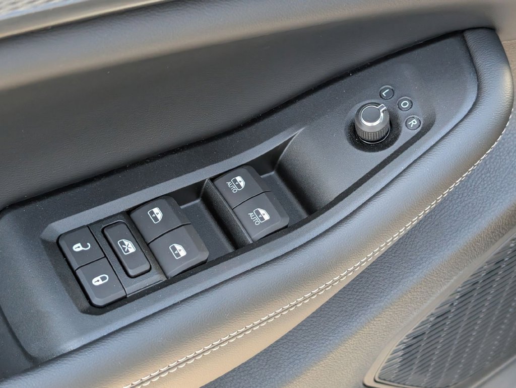 New 2026 Jeep Grand Cherokee Laredo AWD/4WD image 10